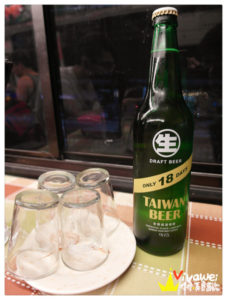 天下第一味：台北內湖區｜超懷舊！在公車上吃美味的平價熱炒『天下第一味』 宵夜 晚餐 便宜 美食推薦 聚餐 父親節 母親節 情人節