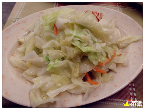 天下第一味：台北內湖區｜超懷舊！在公車上吃美味的平價熱炒『天下第一味』 宵夜 晚餐 便宜 美食推薦 聚餐 父親節 母親節 情人節