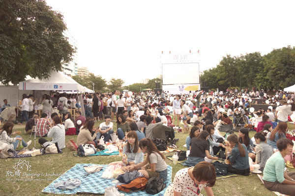 華山文創園區~香港週民俗文化:遊。華山文創香港周+現在一餐一口包子就飽了!+法式野餐電影院Vive La Vie!