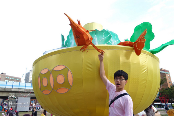 華山文創園區~香港週民俗文化:遊。華山文創香港周+現在一餐一口包子就飽了!+法式野餐電影院Vive La Vie!