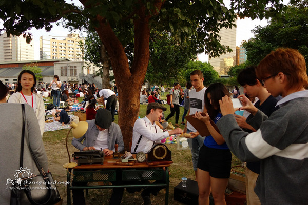 華山文創園區~香港週民俗文化:遊。華山文創香港周+現在一餐一口包子就飽了!+法式野餐電影院Vive La Vie!