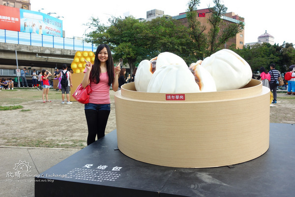 華山文創園區~香港週民俗文化:遊。華山文創香港周+現在一餐一口包子就飽了!+法式野餐電影院Vive La Vie!