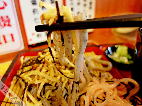 轉角關東煮-かどおでん：[邀約]夏天就該來吃含著淡淡烏龍茶香的轉角冷麵~