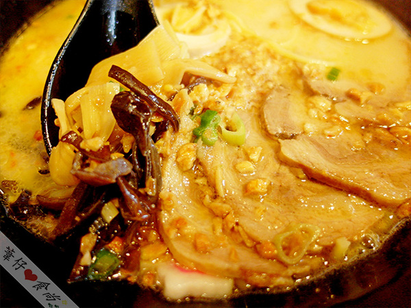 轉角關東煮-かどおでん：[邀約]夏天就該來吃含著淡淡烏龍茶香的轉角冷麵~