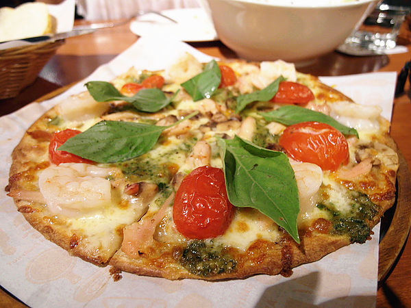 Vasa Pizzeria瓦薩比薩(內科店)：【西湖】Vasa Pizzeria瓦薩比薩(內科店)。終於如願吃到你