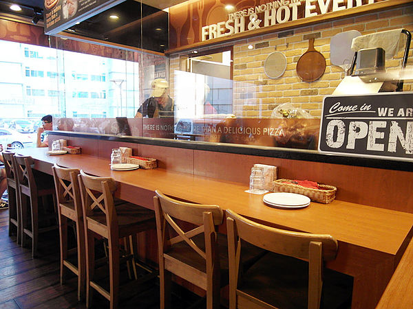 Vasa Pizzeria瓦薩比薩(內科店)：【西湖】Vasa Pizzeria瓦薩比薩(內科店)。終於如願吃到你