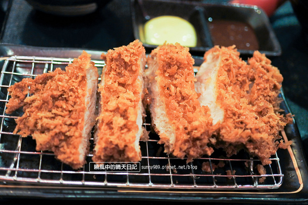 斑鳩的窩(內湖二店店)：【內湖 | 斑鳩的窩】適合公務洽談 豬排口味不錯的日式定食餐廳