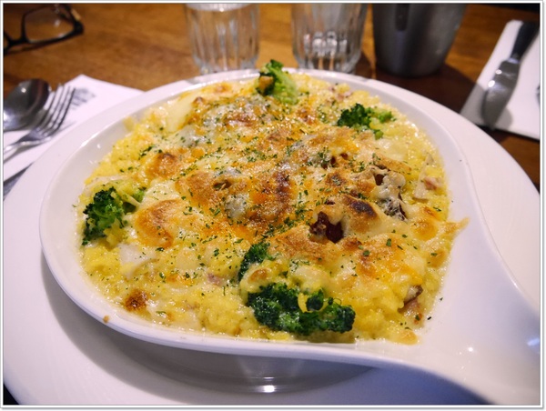 Second Floor Cafe 貳樓餐廳(敦南店):【大安區】Second Floor Cafe 貳樓餐廳-巷弄間靜靜被大樹包圍的角落,早午餐、商業午餐、樂活飯、義大利麵條、漢堡&輕食三明治、蔬食系列、手創甜點