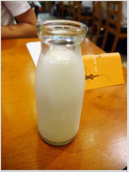 Second Floor Cafe 貳樓餐廳(敦南店):【大安區】Second Floor Cafe 貳樓餐廳-巷弄間靜靜被大樹包圍的角落,早午餐、商業午餐、樂活飯、義大利麵條、漢堡&輕食三明治、蔬食系列、手創甜點