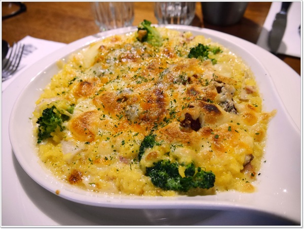 Second Floor Cafe 貳樓餐廳(敦南店):【大安區】Second Floor Cafe 貳樓餐廳-巷弄間靜靜被大樹包圍的角落,早午餐、商業午餐、樂活飯、義大利麵條、漢堡&輕食三明治、蔬食系列、手創甜點