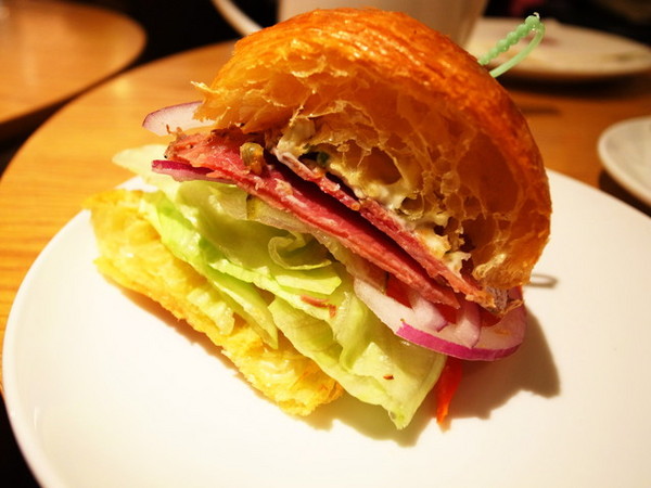 溫德德式烘焙餐館(內湖店)：＜台北｜內湖＞超誘人太陽蛋＃豬排～溫德德式烘焙餐館