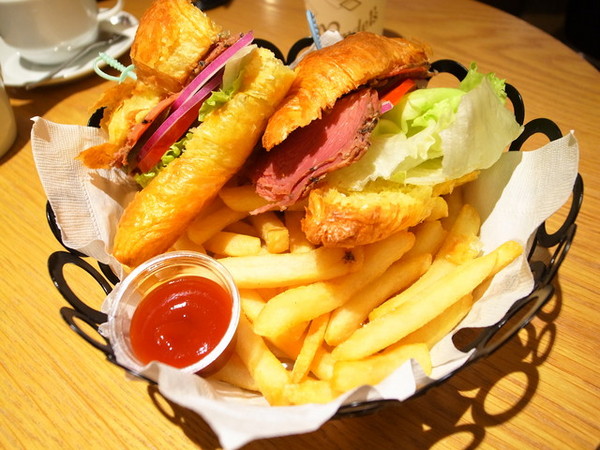 溫德德式烘焙餐館(內湖店)：＜台北｜內湖＞超誘人太陽蛋＃豬排～溫德德式烘焙餐館