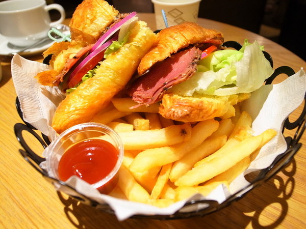 溫德德式烘焙餐館(內湖店)：＜台北｜內湖＞超誘人太陽蛋＃豬排～溫德德式烘焙餐館