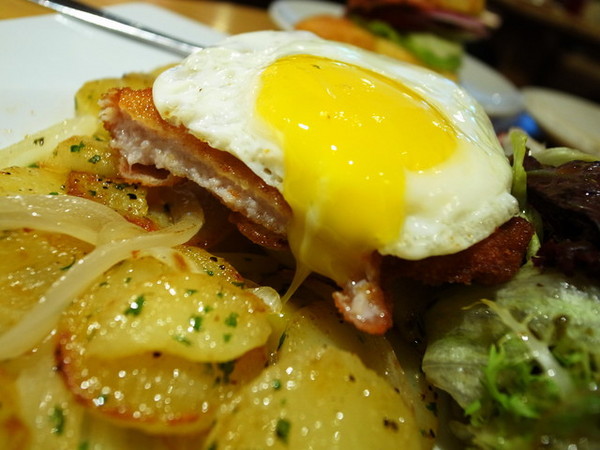 溫德德式烘焙餐館(內湖店)：＜台北｜內湖＞超誘人太陽蛋＃豬排～溫德德式烘焙餐館