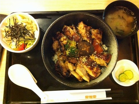 烤雞丼套餐 - 內湖區的樂雅樂家庭餐廳)