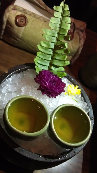 陽明春天素食創作料理(忠孝店):<蔬食> 陽明春天忠孝店 氣氛取勝外場新手加油