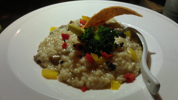 陽明春天素食創作料理(忠孝店):<蔬食> 陽明春天忠孝店 氣氛取勝外場新手加油