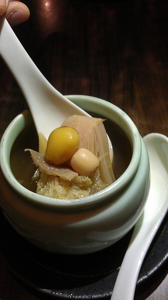 陽明春天素食創作料理(忠孝店):<蔬食> 陽明春天忠孝店 氣氛取勝外場新手加油