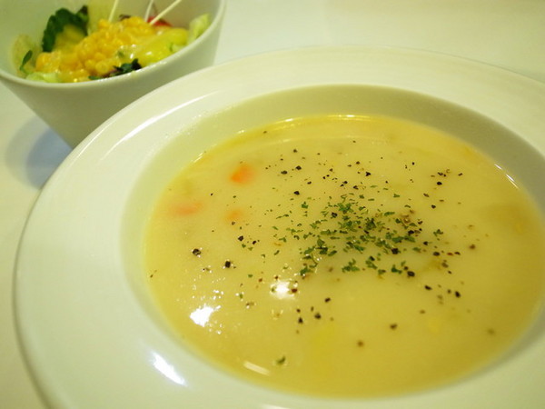 URBAN Cafe&Bistro：＜台北｜內湖｜義大利麵＞知名偶像劇犀利人妻取景地點～Urban Cafe