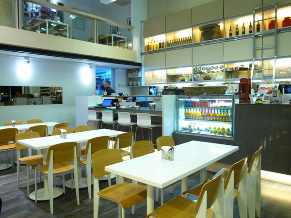 URBAN Cafe&Bistro：＜台北｜內湖｜義大利麵＞知名偶像劇犀利人妻取景地點～Urban Cafe