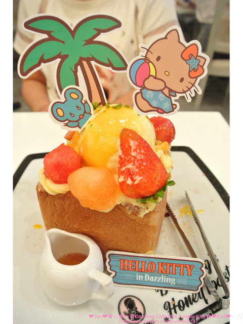 Dazzling Cafe(Mint)(Mint二店):【食記】oO。。台北 Dazzling Cafe Mint X Hello Kitty 穿著可愛又性感的kitty又來啦!還不趕快去吃!。o○。