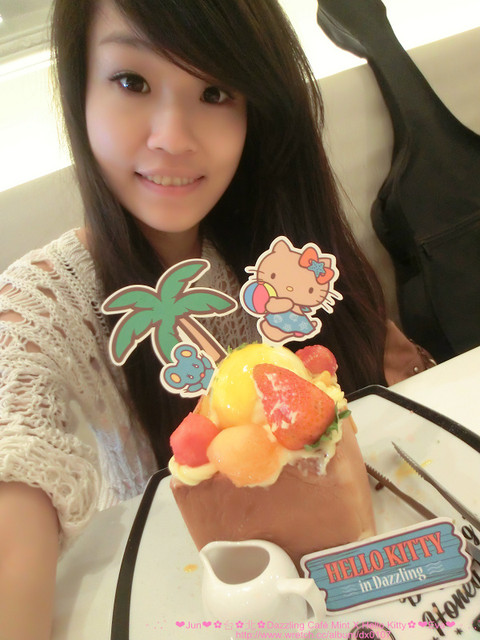 Dazzling Cafe(Mint)(Mint二店):【食記】oO。。台北 Dazzling Cafe Mint X Hello Kitty 穿著可愛又性感的kitty又來啦!還不趕快去吃!。o○。