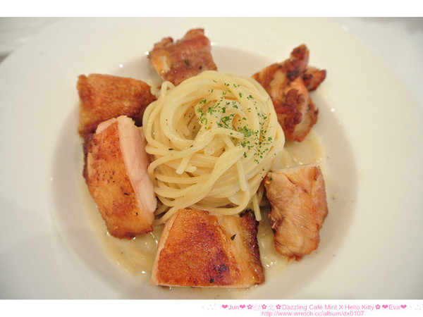 Dazzling Cafe(Mint)(Mint二店):【食記】oO。。台北 Dazzling Cafe Mint X Hello Kitty 穿著可愛又性感的kitty又來啦!還不趕快去吃!。o○。