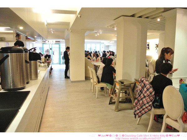 Dazzling Cafe(Mint)(Mint二店):【食記】oO。。台北 Dazzling Cafe Mint X Hello Kitty 穿著可愛又性感的kitty又來啦!還不趕快去吃!。o○。