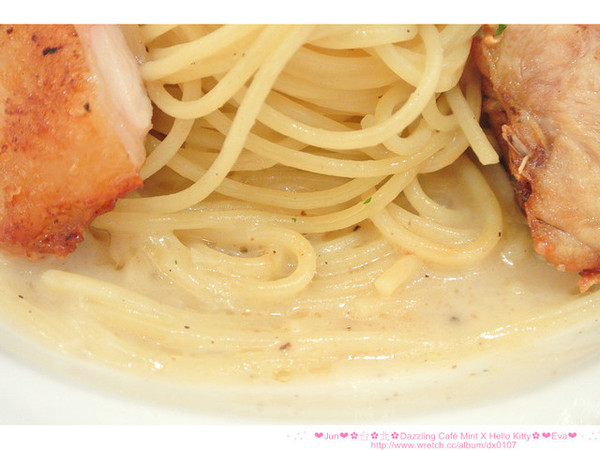 Dazzling Cafe(Mint)(Mint二店):【食記】oO。。台北 Dazzling Cafe Mint X Hello Kitty 穿著可愛又性感的kitty又來啦!還不趕快去吃!。o○。