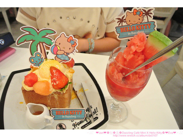 Dazzling Cafe(Mint)(Mint二店):【食記】oO。。台北 Dazzling Cafe Mint X Hello Kitty 穿著可愛又性感的kitty又來啦!還不趕快去吃!。o○。