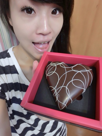 安娜可可藝術坊 ANNA COCOA ART(內湖店):【食記】oO。台北 安娜可可藝術坊 Anna cocoa arts 情人節告白巧克力及道歉巧克力,敲敲我的心,讓對方知道你的心~。o○。