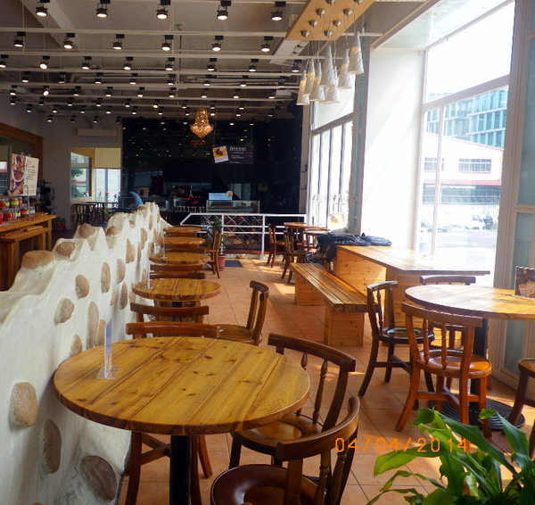 安娜可可藝術坊 ANNA COCOA ART(內湖店)：『 安娜可可藝術坊 ANNA COCOA ART(內湖店) 』環境優雅.十勝生巧生乳捲一級棒