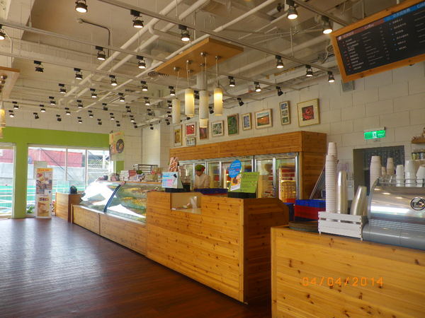 安娜可可藝術坊 ANNA COCOA ART(內湖店)：『 安娜可可藝術坊 ANNA COCOA ART(內湖店) 』環境優雅.十勝生巧生乳捲一級棒