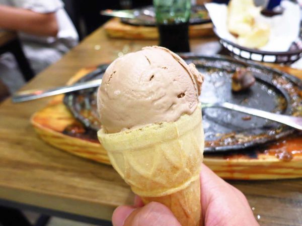 【蘆洲餐廳】皇品牛排-比臉還要大二倍以上的雞排