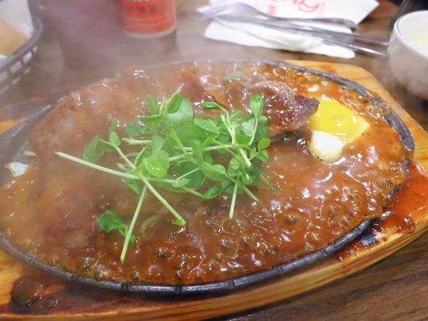 【蘆洲餐廳】皇品牛排-比臉還要大二倍以上的雞排