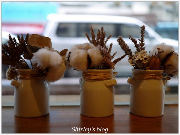 黑米CAFÉ.BISTRO: ConfitRémi 黑米Café‧Bistro