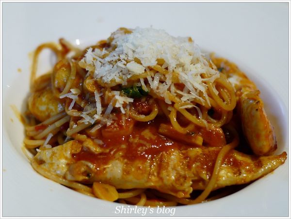 黑米CAFÉ.BISTRO: ConfitRémi 黑米Café‧Bistro