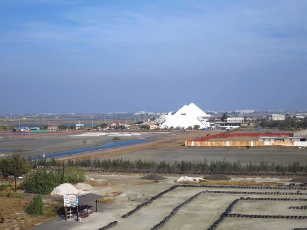 【台南旅遊】七股鹽山-有如雪一般的鹽山