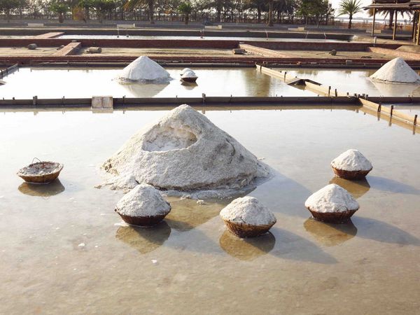 【台南旅遊】七股鹽山-有如雪一般的鹽山