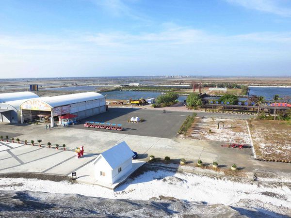 【台南旅遊】七股鹽山-有如雪一般的鹽山