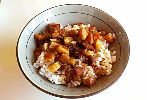 愛上布諾閣:【高雄景點】藍與白間的自在悠遊~青青草原滑草趣~愛上布諾閣