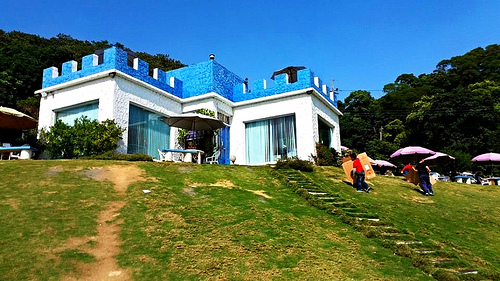 愛上布諾閣:【高雄景點】藍與白間的自在悠遊~青青草原滑草趣~愛上布諾閣