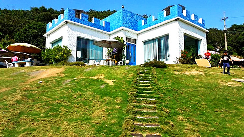 愛上布諾閣:【高雄景點】藍與白間的自在悠遊~青青草原滑草趣~愛上布諾閣