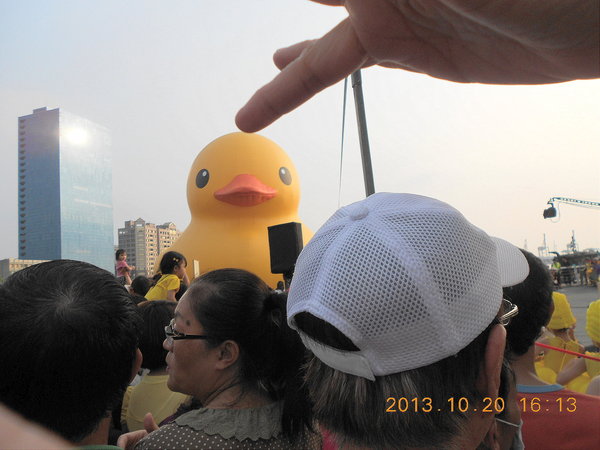 【高雄】光榮碼頭黃色小鴨入港：黃色小鴨畢業典禮