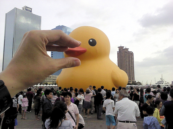 【高雄】光榮碼頭黃色小鴨入港：黃色小鴨畢業典禮