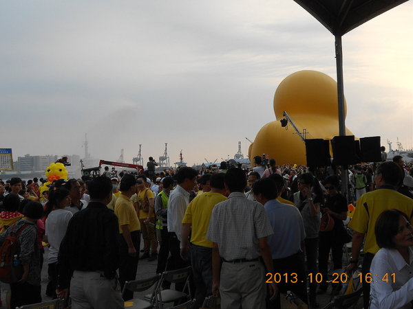 【高雄】光榮碼頭黃色小鴨入港：黃色小鴨畢業典禮