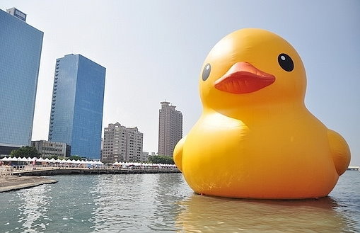 【高雄】光榮碼頭黃色小鴨入港：黃色小鴨畢業典禮