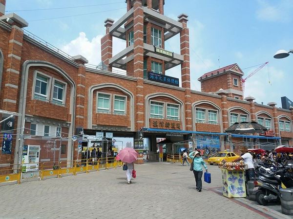 高雄燈塔：【高雄景點】俯瞰高雄港的優美景緻~高雄燈塔