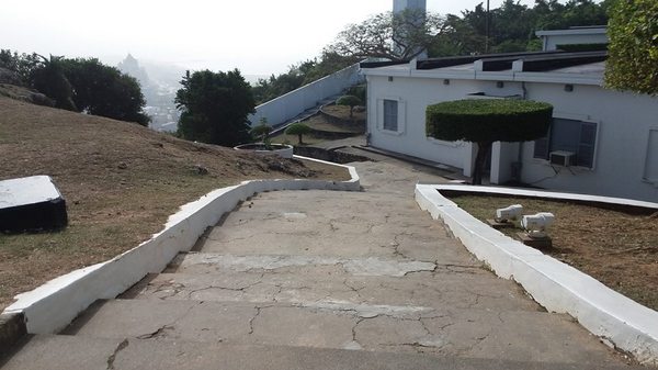 高雄燈塔：【高雄景點】俯瞰高雄港的優美景緻~高雄燈塔