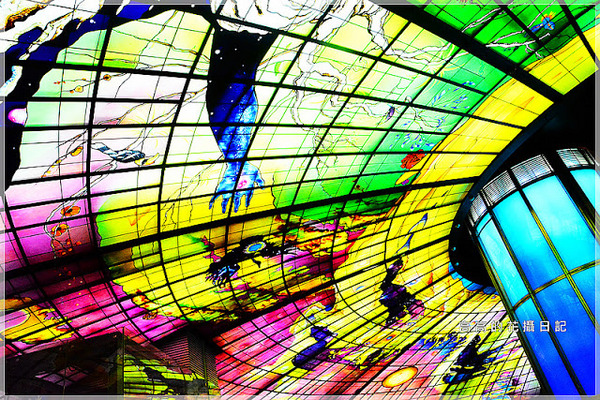 高雄捷運美麗島站：【高雄】新興區。美麗島捷運站 穹頂大廳 光之穹頂２.０再進化